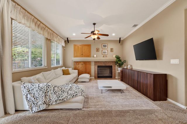 2836 Hillcrest Rd, Rocklin, CA 95765