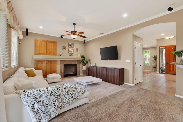 2836 Hillcrest Rd, Rocklin, CA 95765