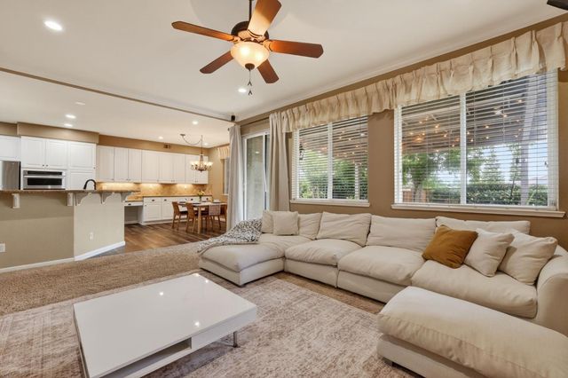 2836 Hillcrest Rd, Rocklin, CA 95765