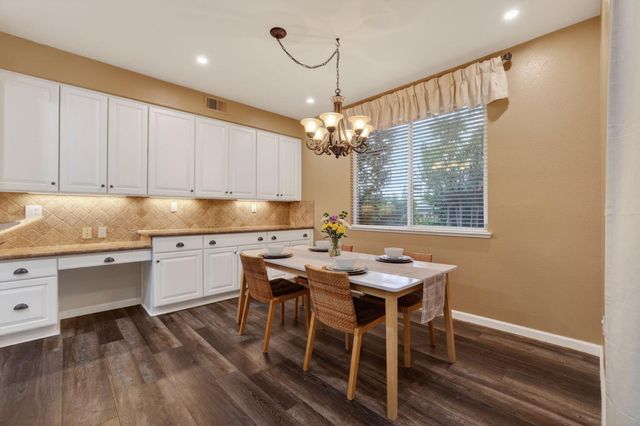 2836 Hillcrest Rd, Rocklin, CA 95765