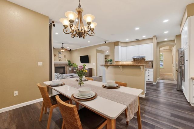 2836 Hillcrest Rd, Rocklin, CA 95765