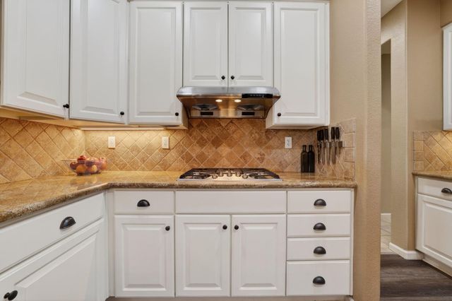 2836 Hillcrest Rd, Rocklin, CA 95765