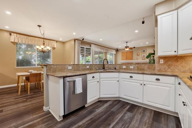 2836 Hillcrest Rd, Rocklin, CA 95765