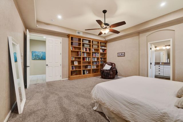 2836 Hillcrest Rd, Rocklin, CA 95765