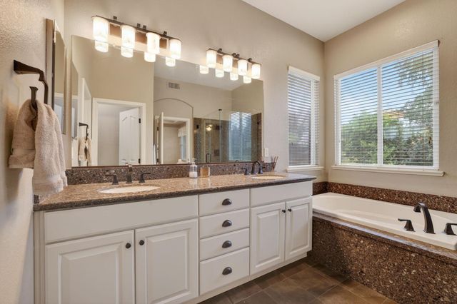 2836 Hillcrest Rd, Rocklin, CA 95765