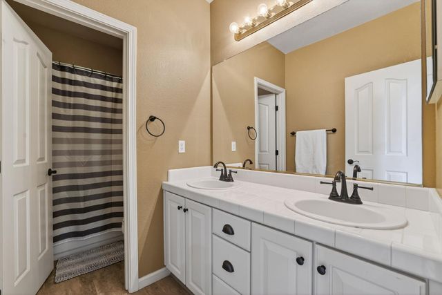 2836 Hillcrest Rd, Rocklin, CA 95765
