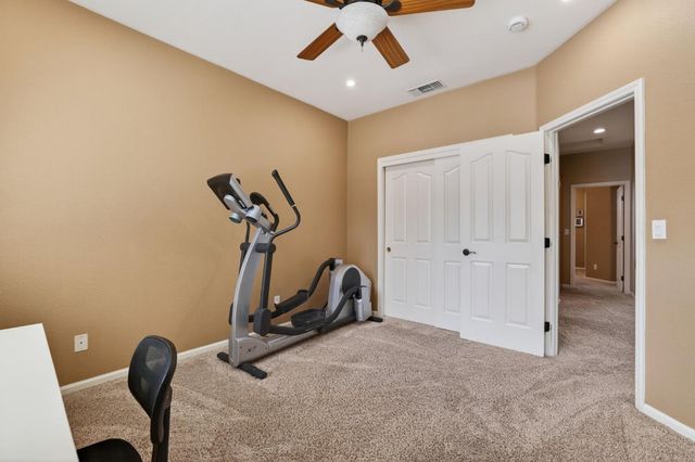 2836 Hillcrest Rd, Rocklin, CA 95765