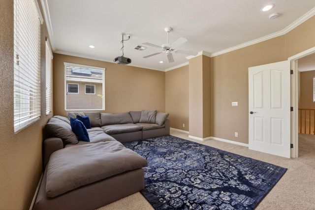 2836 Hillcrest Rd, Rocklin, CA 95765