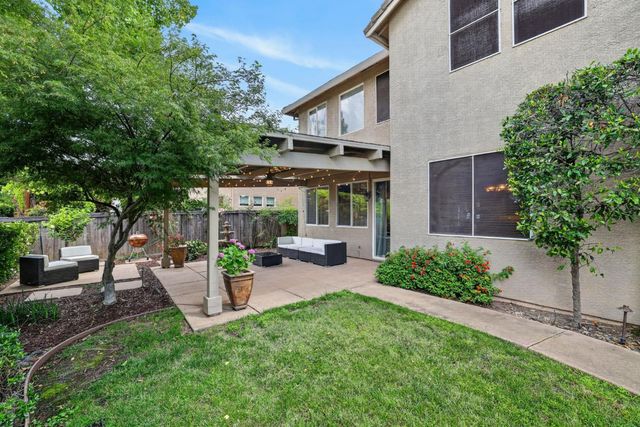 2836 Hillcrest Rd, Rocklin, CA 95765