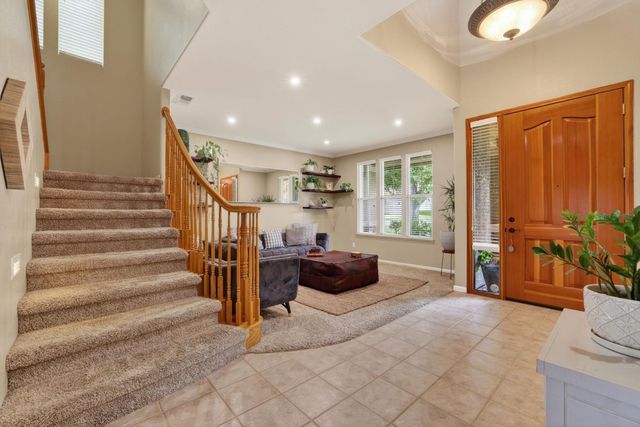 2836 Hillcrest Rd, Rocklin, CA 95765