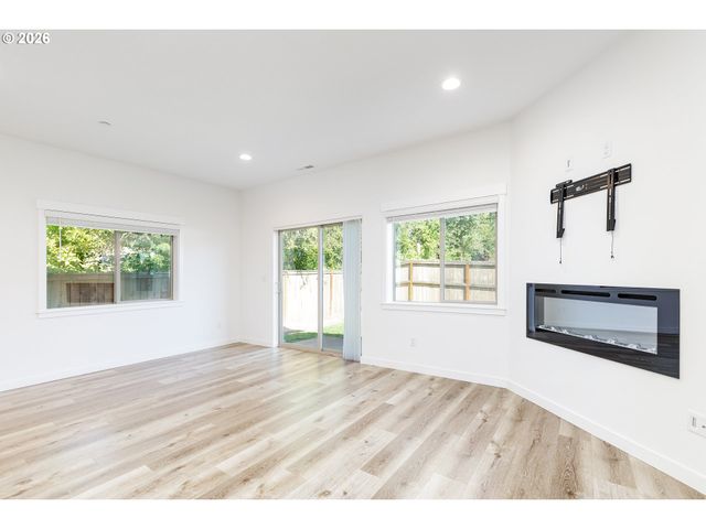 16737 Se REBSTOCK PARK Ln, Happy Valley, OR 97086