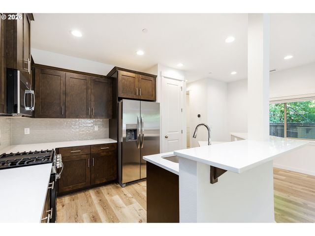 16737 Se REBSTOCK PARK Ln, Happy Valley, OR 97086