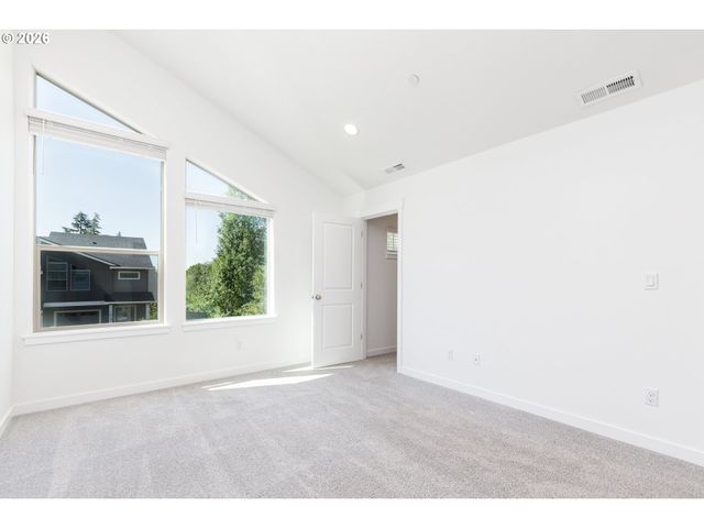 16737 Se REBSTOCK PARK Ln, Happy Valley, OR 97086