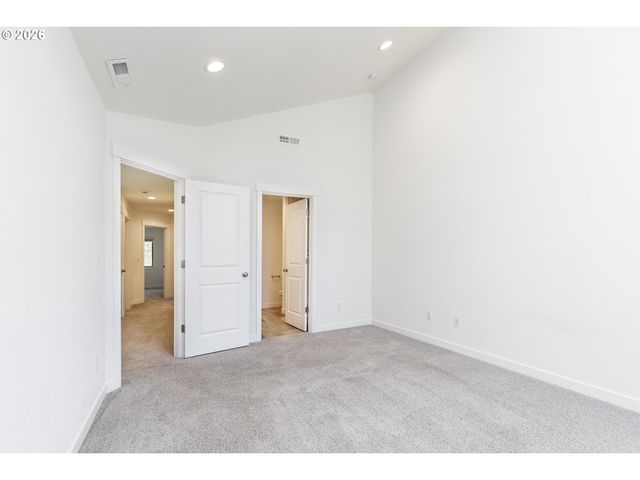 16737 Se REBSTOCK PARK Ln, Happy Valley, OR 97086