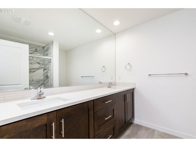 16737 Se REBSTOCK PARK Ln, Happy Valley, OR 97086