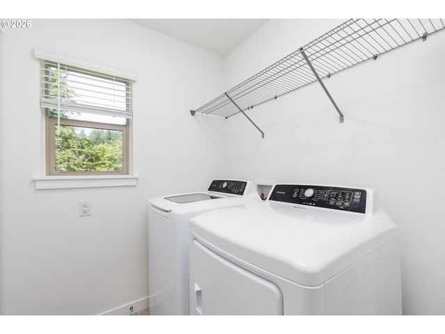16737 Se REBSTOCK PARK Ln, Happy Valley, OR 97086