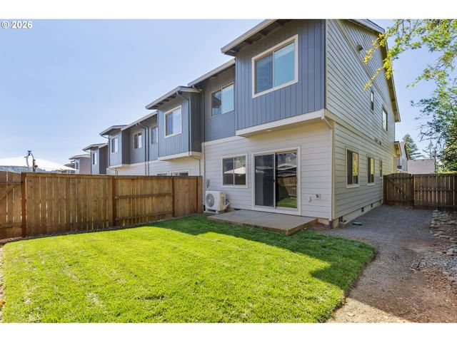 16737 Se REBSTOCK PARK Ln, Happy Valley, OR 97086