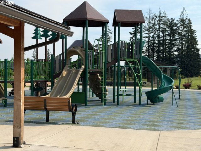 16737 Se REBSTOCK PARK Ln, Happy Valley, OR 97086