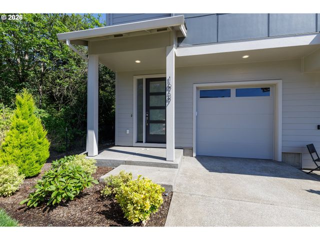 16737 Se REBSTOCK PARK Ln, Happy Valley, OR 97086