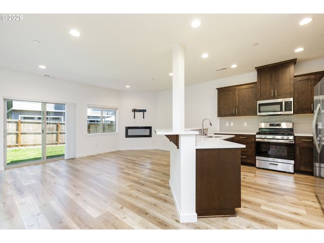 16737 Se REBSTOCK PARK Ln, Happy Valley, OR 97086