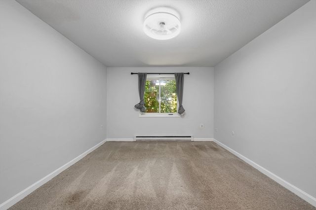 144 Thissell Avenue 6, Dracut, MA 01826