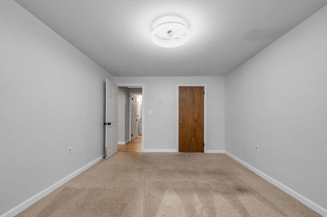 144 Thissell Avenue 6, Dracut, MA 01826