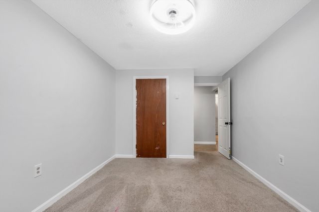 144 Thissell Avenue 6, Dracut, MA 01826