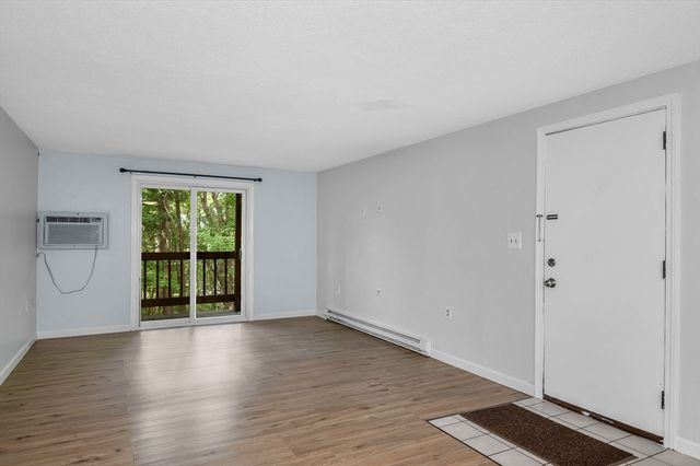 144 Thissell Avenue 6, Dracut, MA 01826