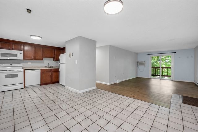 144 Thissell Avenue 6, Dracut, MA 01826
