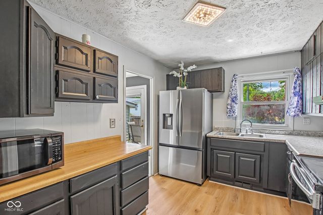 8319 Wysong Drive, Indianapolis, IN 46219