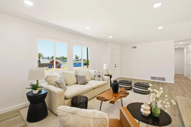 9312 Burning Tree, Santee, CA 92071