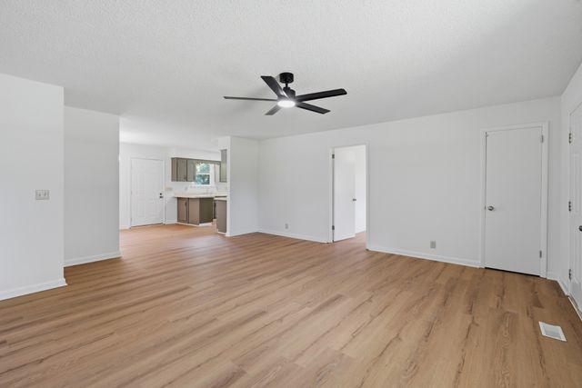 207 Fairmont Dr, Murfreesboro, TN 37129