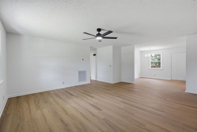 207 Fairmont Dr, Murfreesboro, TN 37129
