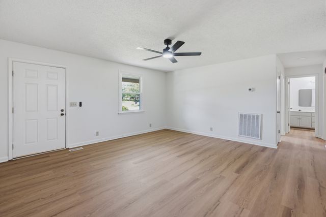 207 Fairmont Dr, Murfreesboro, TN 37129