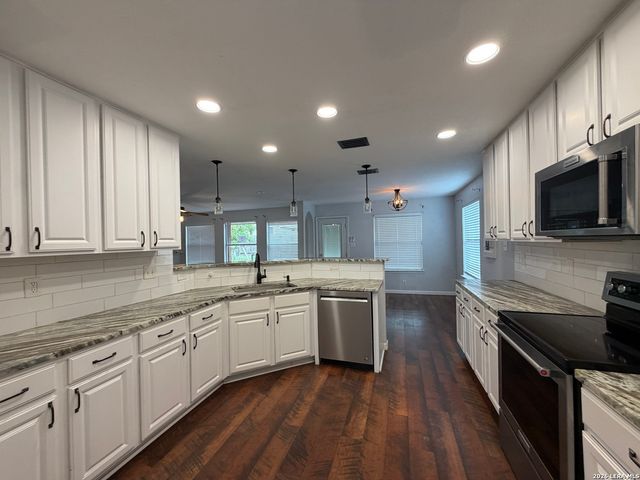 9747 JUSTICE LN, Converse, TX 78109