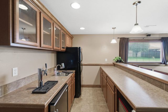 1285 N Forestview Ct, Wichita, KS 67235