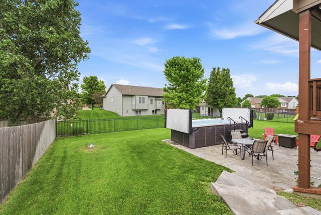 1285 N Forestview Ct, Wichita, KS 67235