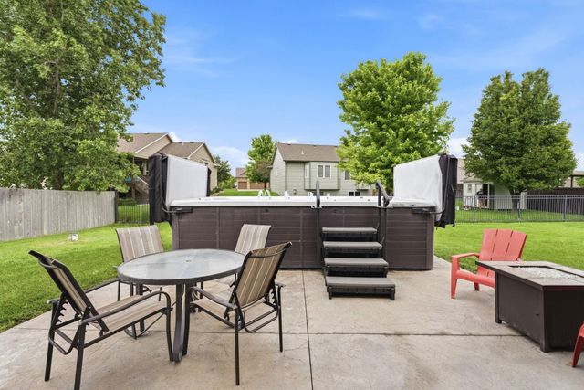 1285 N Forestview Ct, Wichita, KS 67235