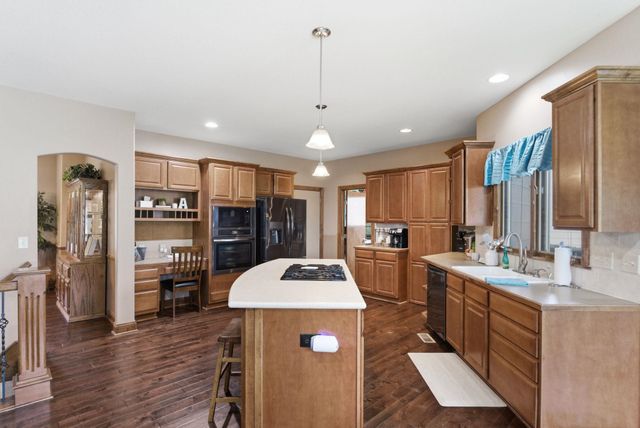 1285 N Forestview Ct, Wichita, KS 67235