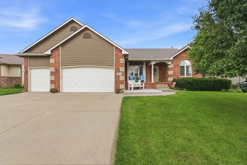 1285 N Forestview Ct, Wichita, KS 67235