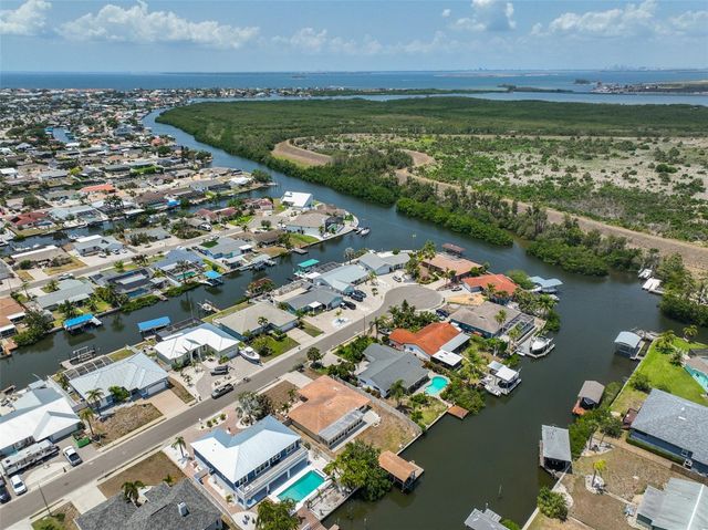 6523 KING PALM WAY, Apollo Beach, FL 33572