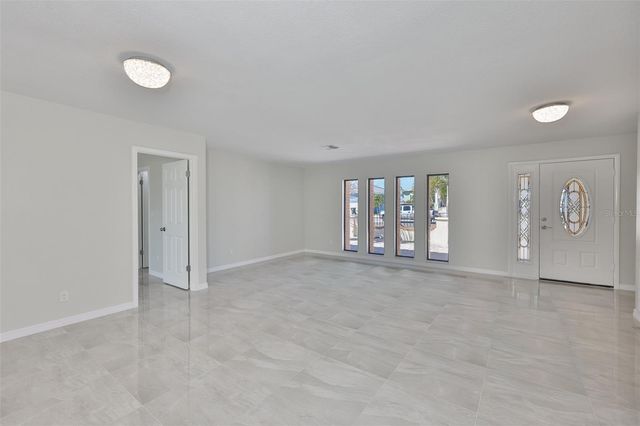 6523 KING PALM WAY, Apollo Beach, FL 33572