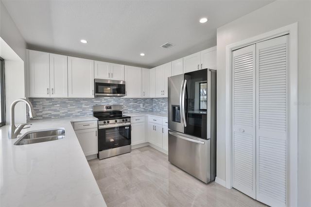 6523 KING PALM WAY, Apollo Beach, FL 33572