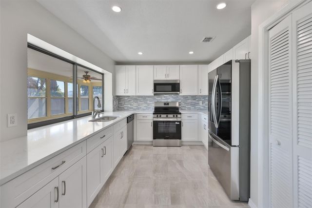 6523 KING PALM WAY, Apollo Beach, FL 33572