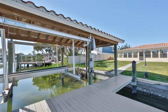 6523 KING PALM WAY, Apollo Beach, FL 33572