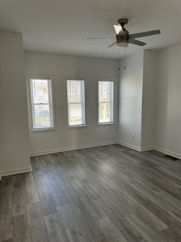 6 Mayhew St 1L, Hopkinton, MA 01748