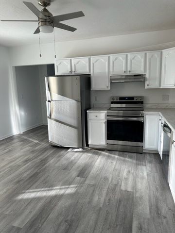 6 Mayhew St 1L, Hopkinton, MA 01748