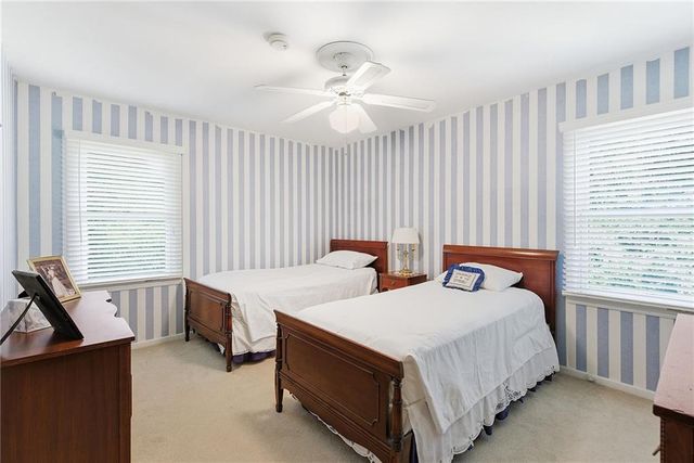 9717 Cherokee Lane, Leawood, KS 66206