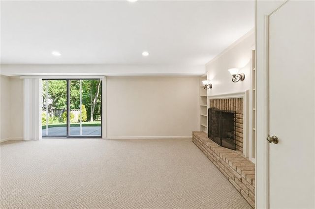9717 Cherokee Lane, Leawood, KS 66206