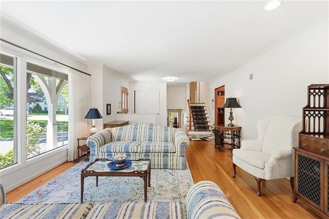9717 Cherokee Lane, Leawood, KS 66206
